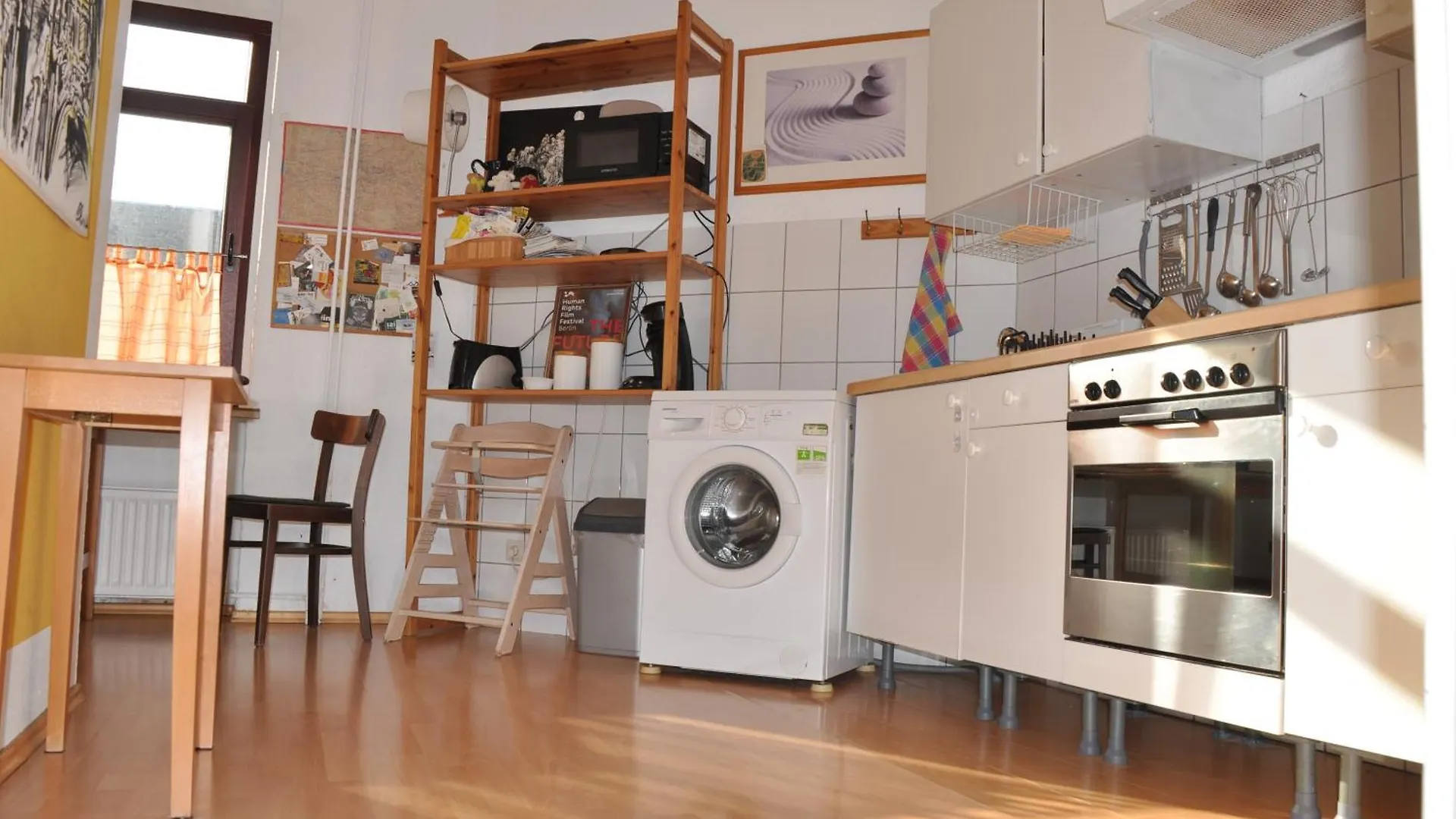 Apartamento Geraeumiger Charme Mit Loggia Nahe Tempelhofer Feld Berlín Alemania